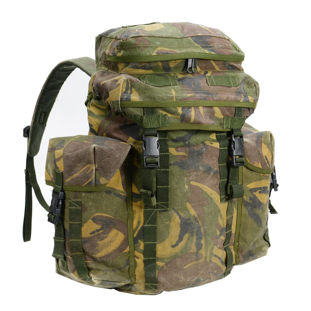 イギリス軍放出品 バックパック パトロールパック 30L DPM迷彩 2ポケットフラップ [ 難あり ] 英軍 PATROL PACK 払下げ品 8465-99-869-3875 リュック デイパック 装備品 リュックサック ザック ナップサック デイバッグ 背嚢 かばん カバン ミリタリーサープラス