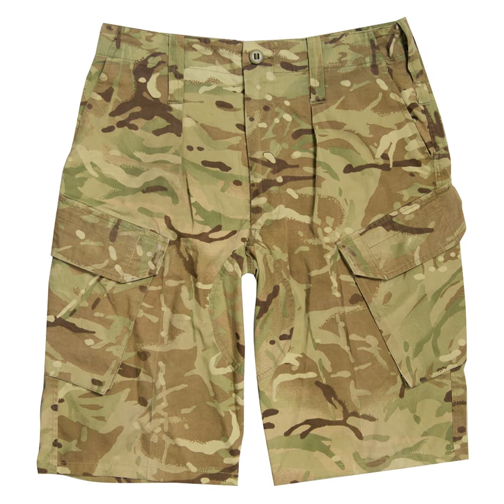 British Combat Half Pants shorts 普段着としても着用OK。イギリス軍の現用迷彩柄パンツ■軍放出品のご購入を検討されているお客様へ。ご購入前に必ず下記の説明文、注意文を最後までご一読いただきますようお願い致します。イギリス軍より払い下げられたコンバットパンツです。5つの大きなポケットを備えた、迷彩カーゴパンツのハーフバージョン。迷彩柄は、イギリス軍の現用パターン「MTP(MultiTerrainPattern)」。マルチカムと比べると細かい斑点があるのが特徴で、この斑点はそれまで使用されていた旧パターン「DPM」から受け継がれています。素材にはポリエステル67％、コットン33％の混紡生地を使用し、薄手なので夏でも快適。負荷のかかりやすい股下部分は生地が二重になっています。下記をお読みになり、ご納得いただけるお客様のみ、ご購入下さい。軍放出品（ミリタリーサープラス）は状態によって、下記の分類をしています。1，デッドストック　「新古品・未使用品（ほぼ新品）」2，良い　「キズや使用感があまり見られない。」3，可　「使用感があり、小さな傷等がある。」4，難あり　「比較的大きな傷、汚れがある。」5，破損あり「破損はあるものの、使用できる状態」6，ジャンク品「破損があってそのままでは使用できない」※製造年代、色合い、その他、ご指定できません。※ご購入後に商品の状態に関するお問合わせはお受けできません。※ご購入後に返品、交換をご希望の場合、発生する送料はお客様のご負担になります。実際のサイズは、2cm前後の誤差がある場合がございます、あらかじめご了承ください。 ※製品の仕様、外観はメーカーより予告なく変更されますので、気になる点や、詳細はメールで別途お問合わせください。PC・モニタの環境で色が実物と多少異なる場合があります。布製品などは個体差があり、寸法に誤差が多少ありますので、ご了承くださいませ。パンツの詳細こちらは「イギリス軍放出品 ハーフパンツ MTP迷彩 [ Mサイズ / 可 ]」のご購入ページです。XXSサイズXSサイズSサイズMサイズLサイズXLサイズウエスト約65~69cm約70~74cm約75~79cm約80~84cm約85~89cm約90~95cm総丈65cm ± 5cm程65cm ± 5cm程65cm ± 5cm程65cm ± 5cm程65cm ± 5cm程65cm ± 5cm程股下35cm ± 5cm程35cm ± 5cm程35cm ± 5cm程35cm ± 5cm程35cm ± 5cm程35cm ± 5cm程他のバリエーションはこちら[ Lサイズ / 難あり ][ Lサイズ / 破損あり ][ Lサイズ / 可 ][ Mサイズ / 破損あり ][ Mサイズ / 可 ][ Mサイズ / 難あり ][ Sサイズ / 難あり ][ Sサイズ / 可 ][ XLサイズ / 可 ][ XSサイズ / 可 ][ XXSサイズ / 可 ]世界各国の軍隊で使用されていた服やポーチなどの装備、備品を民間に放出した商品になります。世界各国の軍隊のマークや紋章が入っており、普段見かけない商品ばかり。実際に使用されていたからこそユーズド感満載で、本格派ミリタリーマニアにはたまらない一品。[軍放出品/軍払下げ品/軍払い下げ品/ミリタリーサープラス]軍放出品の商品一覧[1225][d00010919122500000000][2485][d01362476291824850000][00GUN] British Combat Half Pants shorts BDUパンツ 戦闘用パンツ 軍服 バトルユニフォーム ミリタリーパンツ 軍パン 迷彩服 迷彩パンツ ミリタリーサープラス ミリタリーグッズ コンバットパンツサバゲー装備 ＞ サバゲーウェア ＞ 戦闘服(パンツ)軍モノ・輸入雑貨 ＞ 軍放出品 ＞ 欧州の軍放出品 ＞ イギリス軍放出品取り扱いブランド ＞ 《カ》行 ＞ 《ク》で始まるブランド ＞ 軍放出品[British]こちらは「イギリス軍放出品 ハーフパンツ MTP迷彩 [ Mサイズ / 可 ]」のご購入ページです。【イギリス軍放出品 ハーフパンツ MTP迷彩 [ Mサイズ / 可 ]】■軍放出品のご購入を検討されているお客様へ。ご購入前に必ず下記の説明文、注意文を最後までご一読いただきますようお願い致します。イギリス軍より払い下げられたコンバットパンツです。5つの大きなポケットを備えた、迷彩カーゴパンツのハーフバージョン。迷彩柄は、イギリス軍の現用パターン「MTP(MultiTerrainPattern)」。マルチカムと比べると細かい斑点があるのが特徴で、この斑点はそれまで使用されていた旧パターン「DPM」から受け継がれています。素材にはポリエステル67％、コットン33％の混紡生地を使用し、薄手なので夏でも快適。負荷のかかりやすい股下部分は生地が二重になっています。下記をお読みになり、ご納得いただけるお客様のみ、ご購入下さい。軍放出品（ミリタリーサープラス）は状態によって、下記の分類をしています。1，デッドストック　「新古品・未使用品（ほぼ新品）」2，良い　「キズや使用感があまり見られない。」3，可　「使用感があり、小さな傷等がある。」4，難あり　「比較的大きな傷、汚れがある。」5，破損あり「破損はあるものの、使用できる状態」6，ジャンク品「破損があってそのままでは使用できない」※製造年代、色合い、その他、ご指定できません。※ご購入後に商品の状態に関するお問合わせはお受けできません。※ご購入後に返品、交換をご希望の場合、発生する送料はお客様のご負担になります。実際のサイズは、2cm前後の誤差がある場合がございます、あらかじめご了承ください。 サバゲー装備 ＞ サバゲーウェア ＞ 戦闘服(パンツ)軍モノ・輸入雑貨 ＞ 軍放出品 ＞ 欧州の軍放出品 ＞ イギリス軍放出品取り扱いブランド ＞ 《カ》行 ＞ 《ク》で始まるブランド ＞ 軍放出品イギリス軍放出品 コンバットジャケット MTP迷彩 BDU ボタン留めイギリス軍放出品 マウンテンパーカー 裏地メッシュあり 国旗パッチ付き MTPカモ 防風 防寒 スモックフランス軍放出品 ブーニーハット CCE迷彩 イギリス軍放出品 フィールドジャケット MTP迷彩柄 ナイロン製 防水 リップストップ生地&nbsp;