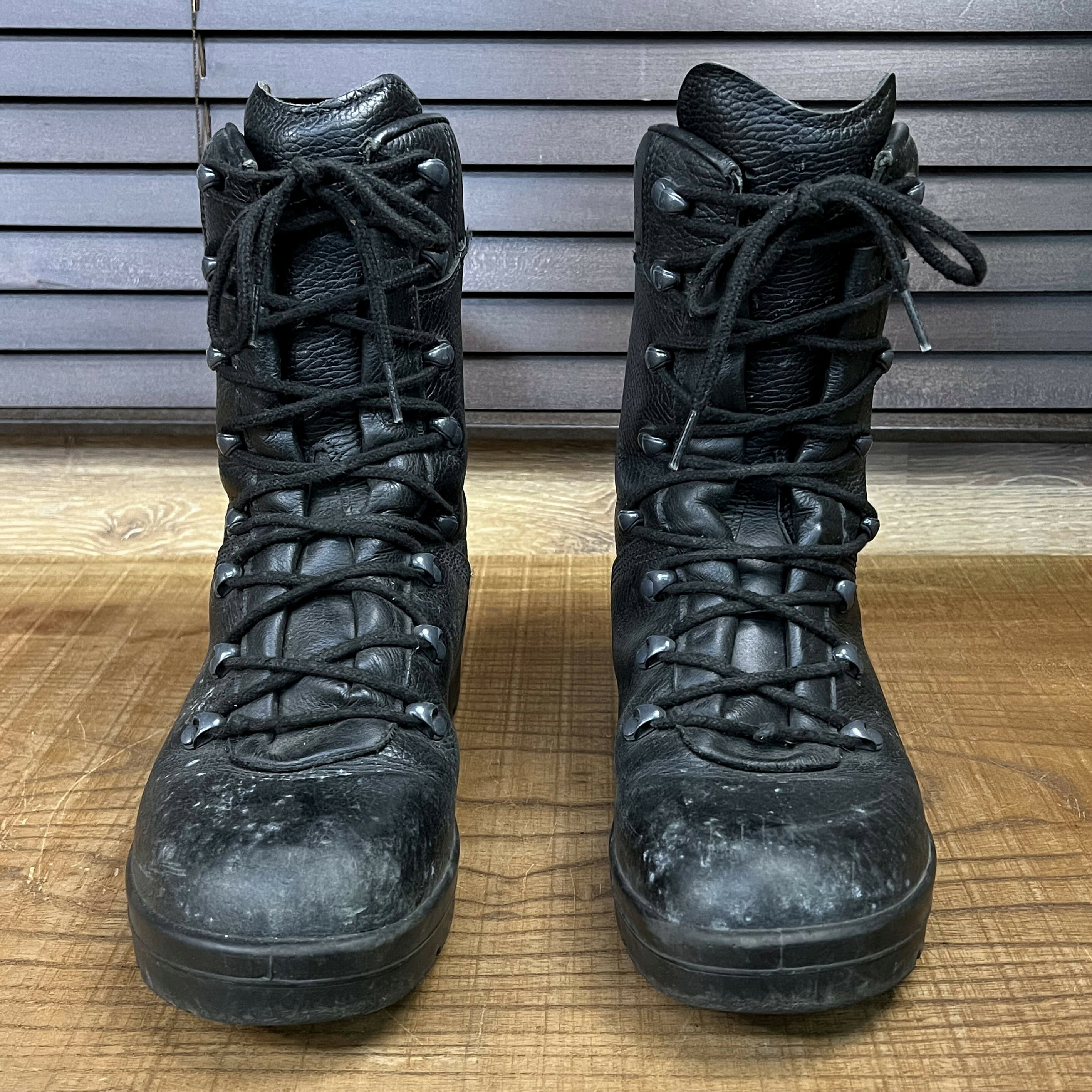 ドイツ軍放出品 コンバットブーツ 革製 レンジャーブーツ [ 25.5cm / 難あり ] タ...