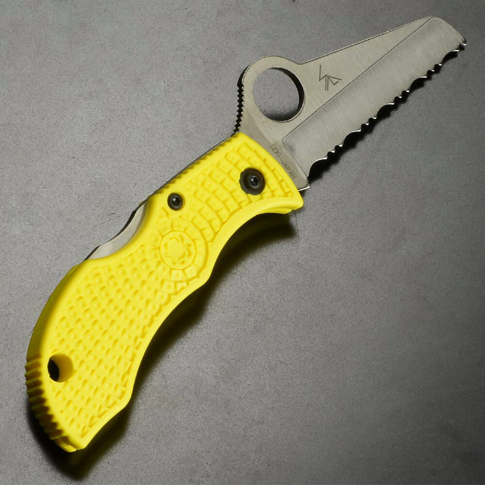 ミリタリーショップ レプマートのSpyderco 折りたたみナイフ MANBUG SALT ロックバック式 H-1鋼ブレード MYL スパイダルコ フォールディングナイフ 折り畳みナイフ ダイビングナイフ 波刃 折り畳み式ナイフ 折りたたみ式ナイフ フォルダー 折畳ナイフ 折畳みナイフ 折畳式ナイフ 折込ナイフ 折込みナイフ｜アングル2