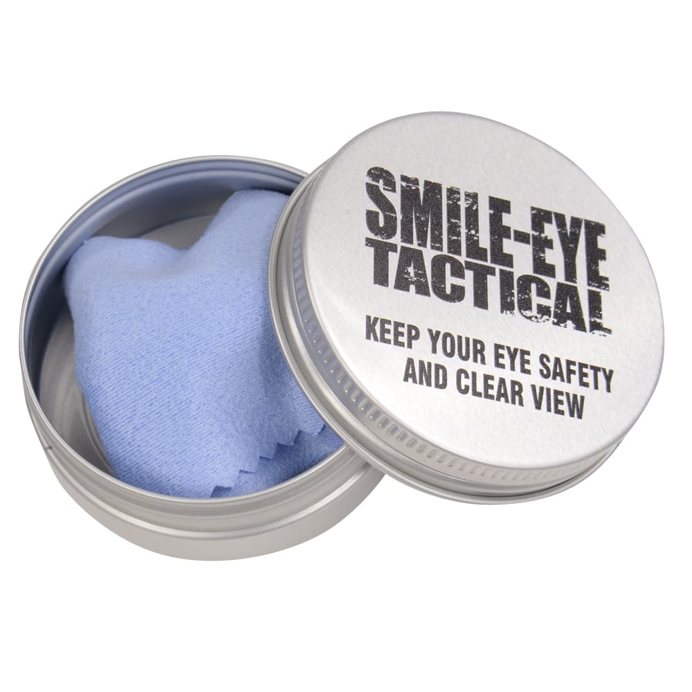 ミリタリーショップ レプマートのSMILE-EYE TACTICAL 曇り止めクロス クリーナー 心が曇らないアレ 防曇クロス メガネ拭き アイウェア サングラス 眼鏡 サバゲー ゴーグル 付属品 オプション 付帯品 交換部品 パーツ 部品 修理用 取替 取り替え 予備 消耗品 リペア メガネ アイガード アイプロテクター｜アングル3