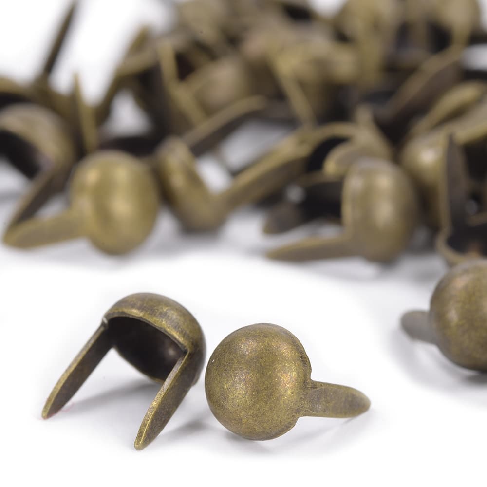 ラウンド型 スタッズ 2爪 直径6mm 高さ9mm [ アンティークブラス / 30個セット ] スタッズベルト 革細..