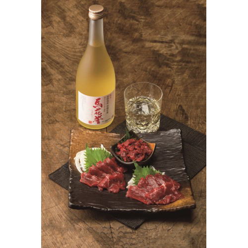 【蔵元直送】フジチク 馬刺しと焼酎の晩酌セット【梅】720ml
