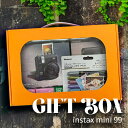 オリジナルギフトBOXセット内容 ● フジフイルム チェキ instax mini 99 ● 純正カメラケース ● チェキ用フィルム instax mini 40枚 INSTAX MINI JP 2 ● ナカバヤシ デコルーレペン メタリック6色セットDCPN-101-6S　4902205235248 ● フジフィルム 　ミニアルバム カラースプレー　4547410371970 フジフィルム チェキ99 （インスタックス ミニ ナインティーナイン）主な仕様 使用フィルム：富士フイルム インスタントフィルム INSTAX MINI（別売） 写真画面サイズ：62mm×46mm レンズ：沈胴式レンズ 2群2枚構成 f＝60mm 1：12.7 ファインダー：実像式ファインダー 0.37倍　ターゲットマーク付き　マクロモード用視差補正機能付き 撮影範囲：手動3点切り替え式（0.3m?0.6m／0.6m?3.0m／3.0m?∞）撮影範囲：0.3m?∞ シャッター：プログラム式電子シャッター 1.8秒?1/400秒バルブモード（開放時間 最大10秒）シャッターボタン（縦位置撮影／横位置撮影） 露光調節：自動調節 連動範囲：LV5.0?14.8（ISO 800） 露光補正（濃淡コントロール）：?5/3EV、?2/3EV、＋2/3EV、＋1EV フィルム送り出し：電動式（自動排出） フィルム現像時間：約90秒（現像時間は気温によって変動します） フラッシュ：自動発光オートフラッシュ（自動調光）、インドアモード（スローシンクロフラッシュ）、強制発光モード、発光禁止モード、赤目補正モード充電時間：6.5秒以内（フル充電バッテリー使用時）フラッシュ撮影距離：0.3m?2.7m 電源：バッテリー NP-70S（1個） 撮影可能枚数：約10パック（メーカー試験条件による） オートパワーオフ時間：5分間 セルフタイマー：電子式 作動時間：約10秒 液晶表示：撮影モード（インドア、 スポーツ、二重露光、バルブ）フラッシュ制御モード、セルフタイマーモードバッテリー残量、カラーエフェクト、フィルムカウンター（残数表示式） その他：三脚穴、マニュアルビネットスイッチ 大きさ：（W×H×D）：103.5mm×117.5mm×60.0mm（突起部除く） 質量：340g（バッテリー、ストラップ、フィルム別）