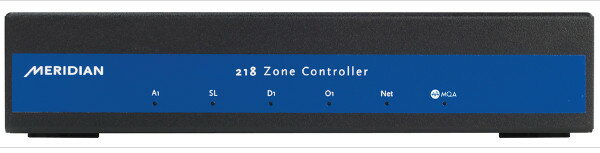 Meridian 218 (メリディアン218) Meridian218は、MQA-CDの再生に対応したデジタル・プリアンプです。アンプやCDプレーヤーなど既存のオーディオ環境をスマートに統合して、iPhoneやiPad、Android端末で快適に操作することが可能です。お手持ちのCDプレーヤーと接続して最大352kHz24bitのマスターからエンコードされたMQA-CDを再生します。また既存CDでも独自のデジタル信号処理で自然なアナログ再生が可能です。 ※MQA-CDのハイレゾマスターは、44.1kHzの整数倍になります。88.2k,176.4k,352,8K/24bitです。 メリディアンの強みは、新しい音声符号化技術MQAの開発に象徴される、アナログ・デジタル変換のDSP技術（音声信号処理）です。Meridian218には、MQAフル・デコーダーのみなならず、独自のアポダイジング・フィルター、FIFOメモリーを採用したクロック、アップサンプリング技術など、すべてフラッグシップ800シリーズ直系のDSP技術が採用されています。 Meridian218は、既存のDAコンバーターやネットワークプレーヤーで実現しない音質クオリティを追求しながら、快適な操作性をも可能にするメリディアン独自のソーリューションです。 ※フルデコーダーとは？　MQAの基本は88/96kHzの音楽情報を独自のエンコード・デコードでスタジオ・マスターに迫る時間軸情報を再現させる、コア・デコードと、それ以上の周波数帯域まで拡張する、フル・デコードになります。コア・デコードはハード機器でも、アプリやPCソフトでも行うことが可能です。フル・デコードは、ハードの特性に合わせて高度な演算処理を行う必要があるため、ハード機器でのみ可能です。 ・話題のMQA-CD（ハイレゾCD) 再生DACを搭載 ハイレゾCD（MQA-CD）は既存のCDプレーヤーでも、聴感上の解像度が高い音質で楽しむことが出来ます。さらにMQA本来のスタジオ・クオリティで再生するためには対応CDプレーヤーが必要となります。Meridianでは、ハイエンドモデルの808v6を世界初のMQA-CDプレーヤーとして発売しております。 本機は、お手持ちのCDプレーヤーやミニコンポの光デジタル端子や、デジタル同軸端子とケーブル1本で接続することが可能なMQA−デコーダーを搭載したDAC機能を備えています。これにより普通のCDを再生するときも4倍の176kHz24bit相当のクオリティで再生。MQA-CDの信号が認証されると、MQAインディケーターが緑あるいは青色に点灯して最大176/24bit で自動的にフル・デコード再生されます。 ・既存のアンプ、スピーカーやCDプレーヤーを生かせる入出力端子 最先端のデジタル技術を取り込みながら、本機は、すでにお手持ちのアンプやスピーカーとの接続も可能なアナログ入力、アナログ出力を各1系統を装備。デジタル入力（SPDIF）は光と同軸ケーブルにより、CDプレーヤーや、その他の光ディスク・プレーヤーとの接続ができます。 ・iPhone,iPadでの快適操作（アンドロイド端末アプリも追加されました） 本機には、スマートなIPコントロール機能がビルトインされています。同一ネットワーク上のパソコンやタブレットの任意のブラウザ画面に本機のアドレスをタイプしアクセスすることで必要な設定の変更、確認や保存を自由に行うことができます。 さらに、iPhone、iPad用（アンドロイド端末アプリも追加されました）の操作アプリ”Meridian IP Control”（無償）を使って操作したり、ネット接続ができない場合には、別売の赤外線センサーとリモコンで操作することもできます。 ・音楽再生ソフト"roon" (ルーン）対応 "roon ”はスマートな使い勝手で、世界の音楽ファンに注目されている音楽鑑賞用の再生ソフトです。音楽データーを再生するだけではなく、コンテンツのバックグラウンド情報も提供するという体験提供型のソフトウェアと言えます。同時にハイレゾ信号伝送の先駆者としてのエンジニアリング・ノウハウを生かした高品位な音質伝送技術がオーディオファンから、高い評価を得ています。またMQAやDSDもストレス無く再生することが可能です。 また、本機はTIDALのMQAストリーミング再生（Master)に対応していますが、日本でのTIDAL社のサービスは現在開始されておりません。その点はご留意ください。（2018年11月現在） ・DSP技術を生かしたプリ・アンプ機能 本機は初期設定で、ボリューム機能を可変・固定を選択することが可能です。プリアンプとして使うときには、アナログ音源もデジタル音源も176/192kHz24bit処理による高度な音質・音量調整が可能になります。例えば、Treble（高域）の調整では、DSPのアルゴリズムにより、高域だけでなく全帯域のカーブを傾斜させて、音の明るさをバランス良く整えます。 ・映画や音楽などの映像ソースを快適に楽しめるリップシンク機能 ビデオ処理は通常、画像を遅延させます。音声が映像よりも遅くなるので、画像の前に聞こえる音声は違和感を与える場合があります。本機は、最大＋85msecまでオーディオ遅延回路により同期タイミングの調整が可能です。（なお、一部のビデオ機器で、映像が音声より遅れるハードには対応していません。）映画や、コンサートライブの視聴にも本機を活用することが可能です。 ・手頃なサイズとハイCP化を実現した、シングル高密度8層基板 パワフルなDSPチップを採用した8層の高密度基板を搭載。高度な独自技術をコンパクトに凝縮させました。本体幅はわずか20cmで本格的な単品コンポの約半分となっており、取扱いが簡単で配線作業や確認も楽に行うことができます。パウダーコーティング仕上げの強固なアルミシャーシーにより磁気ノイズシールドにも十分に配慮された構造となっています。 【独自のデジタル音声処理技術】 Meridianは、世界初のロスレス音声符号化技術MLPを始め、最新のMQAなどデジタル音声処理技術で、世界の先端を走り続けています。MeridianのDA変換技術は、独自のフィルター、独自のクロックシステム、独自のアップ・サンプリングなどの開発ノウハウによって常に進化し続けています。サンプリング周波数やビットの拡大という画一的な手法にとらわれることはありません。Meridian218にも、時間軸解像度の再現という新たな視点から、UltdaDACをはじめとするメリディアンのハイエンド・モデルの重要な要素技術が盛り込まれています。 【その他の仕様】 オーディオ出力　・2-chアナログ端子（RCA) デジタル（補助）出力 ・同軸出力 (RCA)※ Meridian機器間の増設に対応 ・Meridian SpeakerLink 出力　※ Meridian DSPスピーカーへの接続専用 オーディオ入力 ・アナログ入力（入力感度の調整可能） ・デジタル同軸入力　44.1kHz 〜最大192kHz/24-bit ・Meridian SpeakerLink入力　 44.1kHz 〜最大192kHz/24-bit ・デジタル光入力. 44.1kHz 〜最大96kHz/24-bit ・ネットワーク入力　 44.1kHz 〜最大96kHz/24-bit ・roon tested product（ソフトは有償） コントロール入出力 ・トリガー出力12VDC/100mA ・IR（リモコンセンサーMeridian G12 接続端子 表示機能（LED） ・フロントパネル 　ソース・インディケーター　x5 　青：スタンバイ時　白：通電時の選択ソース 　MQA・再生インディケーター x1 　青/緑：MQA再生時 ・リアパネル 　電源インディケーター x1 電源 100V　50／60V　消費電力 5W 外形寸法　幅 204mm x高 42mm x奥行 150mm　質量 0.56kg 生産地　イギリス　ケンブリッジ（ハンドメイド生産）