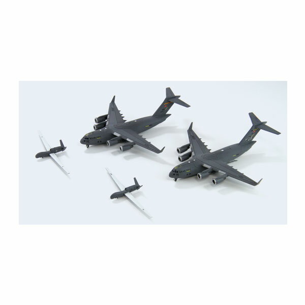 発売予定日発売中！メーカーピットロード登場作品---商品詳細アメリカ空軍のC-17輸送機と無人航空機RQ-4Bセットにメタル製のB-66爆撃機1機を同梱しました。・1/700スケールプラモデルセット内容：・C-17輸送機(全長：75.8mm)×2機・無人航空機RQ-4B(全長：20.7mm)×2機・ホワイトメタル製B-66爆撃機×1機付属B-66爆撃機はアメリカ海軍のA-3艦上攻撃機を空軍で爆撃機として運用するために改設計された機体です。原型製作---サイズ1/700スケール商品仕様プラスチックモデルキットパッケージ---備考※組み立て・塗装の必要なプラモデルです。完成品ではございませんのでご注意ください。※商品の画像は試作品、実機・実車、イメージCGなどを内容の補助的説明として掲載いたしておりますので、実際の商品と異なる場合が御座います。個数制限お1人様(1世帯)に付き1個まで※複数商品のご注文について2019年4月1日以降のご注文は、在庫商品同士のみ、1度にご注文いただいた場合同梱可能です。（送料は1回分です。）※商品の発送時期について◎ 在庫商品はorder受付の翌営業日に発送されます。（お振込みの場合は、入金確認の翌営業日発送です。）営業日に付きましては、トップページのカレンダーをご確認下さい。お急ぎのご注文には対応出来ない場合が御座いますので予めご了承下さい。※長期のお取り置きはしておりません。※当社が運営する他店舗でのご注文とはおまとめが出来ません。※ラッピングサービス、海外発送は行っておりませんので予めご了承下さい。JAN CODE：4986470071398