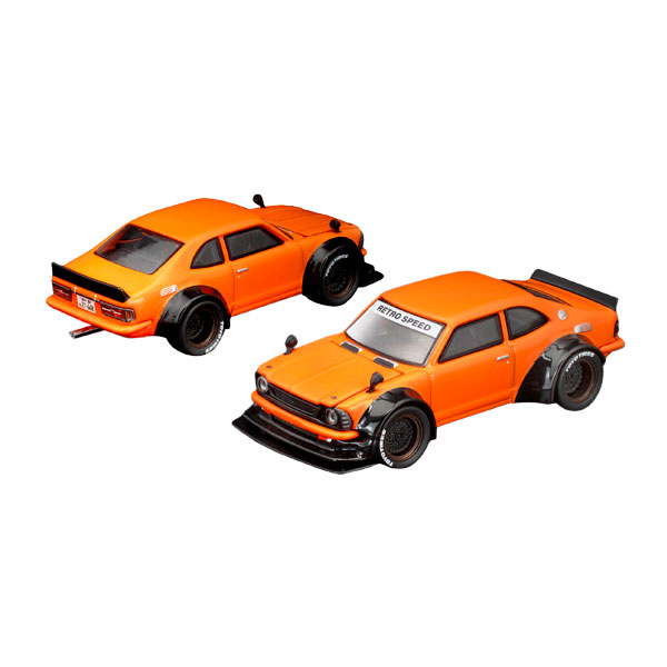発売予定日2026年3月⇒入荷日未定メーカーPOP RACE登場作品---商品詳細約60年にわたり世界中で愛され続けるベストセラーモデル「トヨタ・カローラ」は、カスタマイズベースとしても高い人気を誇ります。今回POP RACEから登場するのは、完全新規金型による1/64スケール「カローラ KE25 ワイドボディ仕様」。鮮やかなオレンジのボディに、光沢ブラックのオーバーフェンダーとカーボン調エアロキットを組み合わせ、存在感抜群の仕上がりとなっています。さらに、開閉式ボンネットを備え、内部には精密に再現されたエンジンディテールを楽しむことができます。原型製作---サイズ1/64スケール商品仕様ダイキャスト製 塗装済み完成品 ミニカーパッケージ---備考※商品の画像は試作品、実機・実車、イメージCGなどを内容の補助的説明として掲載いたしておりますので、実際の商品と異なる場合が御座います。個数制限お1人様2個まで■ ご予約商品全般に関するご注意当店では十分な数量を発注したうえでご予約を承っておりますが、生産上の都合などにより、入荷直前で数量を調整されてしまう場合が稀に御座います。その場合メールでご連絡のうえ、原則ご注文先着順でのご提供となります。また、複数個のご注文を減数させて頂いたり、ご注文自体を取り消しとさせて頂く場合が御座います。予めご了承頂けますようお願い致します。※2019年4月1日より、ご予約商品はお支払い方法に関わらず単体のみでの受付となります。上記日時以降にご予約商品を複数同時にご注文された場合、自動的にキャンセル処理が行われますのでご注意下さい。2019年3月31日以前にご注文の場合、同梱・分割につきましては以下からご確認下さい。ご注文管理システム概要※商品の大幅な延期についてメーカーの都合により発売の大幅な遅れが発生する可能性がございます。発売延期発生から1年以上情報が途絶えたものは、当店の判断で受注を一旦白紙とさせて頂く場合が御座います。正確な情報が入り次第、改めて受注を取り直し致します。また、2019年4月1日より、注文日より1年以上経過したご注文は、システム上強制キャンセルされることとなりました。予めご了承下さい。※ご予約商品のキャンセルについてご注文のキャンセルは発売延期時等も含み原則不可となりますので、十分ご検討の上お申し込み下さい。代金引換発送後の受け取り拒否などは、往復分の送料等諸経費をご請求させて頂きます。尚、複数個（2個以上）のご注文、海外メーカーの商品、1万円を超える高額商品のご注文はキャンセルを一切承る事が出来ませんので、十分ご検討のうえご注文下さい。また、キャンセル履歴のある方のご注文は、当店の判断でご注文をお断りさせて頂く場合が御座いますので予めご了承下さい。※商品の発送時期について◎ ご予約商品は入荷翌営業日より発送されます。営業日に付きましては、トップページのカレンダーをご確認下さい。入荷日が週末にあたる場合は、翌週の発送になります。お急ぎの発送に対応出来ない場合が御座いますので予めご了承下さい。※長期のお取り置きはしておりません。※当社が運営する他店舗でのご注文とはおまとめが出来ません。※お引越しや長期出張の際は事前にメールでご連絡下さい。※ラッピングサービス、海外発送は行っておりませんので予めご了承下さい。JAN CODE：4562129859229