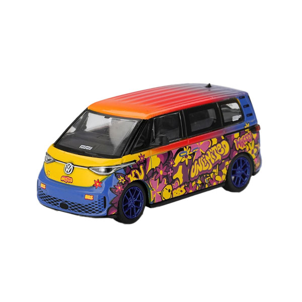 発売予定日発売中！メーカーMINI-GT登場作品---商品詳細「フォルクスワーゲン ID. Buzz」のバリエーションとしてKW/BBS仕様が登場。ベースとなっているのは、フォルクスワーゲンが開発した純EV専用のMEBプラットフォームです。インテリア素材には動物由来の材料を使用せず、革と同等の質感をもつポリウレタン生地や、ペットボトルから再生した繊維などが使われています。原型製作---サイズ1/64スケール商品仕様素材：ダイキャストパッケージ---備考※商品の画像は試作品、実機・実車、イメージCGなどを内容の補助的説明として掲載いたしておりますので、実際の商品と異なる場合が御座います。個数制限お1人様3個まで※複数商品のご注文について2019年4月1日以降のご注文は、在庫商品同士のみ、1度にご注文いただいた場合同梱可能です。（送料は1回分です。）※商品の発送時期について◎ 在庫商品はorder受付の翌営業日に発送されます。（お振込みの場合は、入金確認の翌営業日発送です。）営業日に付きましては、トップページのカレンダーをご確認下さい。お急ぎのご注文には対応出来ない場合が御座いますので予めご了承下さい。※長期のお取り置きはしておりません。※当社が運営する他店舗でのご注文とはおまとめが出来ません。※ラッピングサービス、海外発送は行っておりませんので予めご了承下さい。JAN CODE：0840456385289