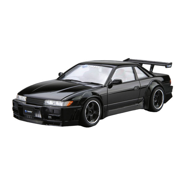 発売予定日2026年10月予定メーカーアオシマ登場作品---商品詳細RASTYフルエアロのワイドなS13シルビア1988年5月にフルモデルチェンジを受け誕生した五代目シルビアS13型は、発売と同時に大ヒットし、スペシャルティカーのトップブランドになると同時に、同年のグッドデザイン大賞も受賞しました。2年半後の1991年1月にはマイナーチェンジが行われ、後期型のPS13型へと進化しています。●フロントバンパースポイラー●サイドステップ●前後オーバーフェンダー●カスタムグリル●リアバンパースポイラー●GTウイング●18インチ社外ホイール●スポーツマフラー●窓枠マスキングシール付属原型製作---サイズ1/24スケール商品仕様プラスチックモデルパッケージ---備考※組み立て・塗装の必要なプラモデルです。完成品ではございませんのでご注意ください。※商品の画像は試作品、実機・実車、イメージCGなどを内容の補助的説明として掲載いたしておりますので、実際の商品と異なる場合が御座います。個数制限お1人様3個まで■ ご予約商品全般に関するご注意当店では十分な数量を発注したうえでご予約を承っておりますが、生産上の都合などにより、入荷直前で数量を調整されてしまう場合が稀に御座います。その場合メールでご連絡のうえ、原則ご注文先着順でのご提供となります。また、複数個のご注文を減数させて頂いたり、ご注文自体を取り消しとさせて頂く場合が御座います。予めご了承頂けますようお願い致します。※2019年4月1日より、ご予約商品はお支払い方法に関わらず単体のみでの受付となります。上記日時以降にご予約商品を複数同時にご注文された場合、自動的にキャンセル処理が行われますのでご注意下さい。2019年3月31日以前にご注文の場合、同梱・分割につきましては以下からご確認下さい。ご注文管理システム概要※商品の大幅な延期についてメーカーの都合により発売の大幅な遅れが発生する可能性がございます。発売延期発生から1年以上情報が途絶えたものは、当店の判断で受注を一旦白紙とさせて頂く場合が御座います。正確な情報が入り次第、改めて受注を取り直し致します。また、2019年4月1日より、注文日より1年以上経過したご注文は、システム上強制キャンセルされることとなりました。予めご了承下さい。※ご予約商品のキャンセルについてご注文のキャンセルは発売延期時等も含み原則不可となりますので、十分ご検討の上お申し込み下さい。代金引換発送後の受け取り拒否などは、往復分の送料等諸経費をご請求させて頂きます。尚、複数個（2個以上）のご注文、海外メーカーの商品、1万円を超える高額商品のご注文はキャンセルを一切承る事が出来ませんので、十分ご検討のうえご注文下さい。また、キャンセル履歴のある方のご注文は、当店の判断でご注文をお断りさせて頂く場合が御座いますので予めご了承下さい。※商品の発送時期について◎ ご予約商品は入荷翌営業日より発送されます。営業日に付きましては、トップページのカレンダーをご確認下さい。入荷日が週末にあたる場合は、翌週の発送になります。お急ぎの発送に対応出来ない場合が御座いますので予めご了承下さい。※長期のお取り置きはしておりません。※当社が運営する他店舗でのご注文とはおまとめが出来ません。※お引越しや長期出張の際は事前にメールでご連絡下さい。※ラッピングサービス、海外発送は行っておりませんので予めご了承下さい。JAN CODE：4905083205549
