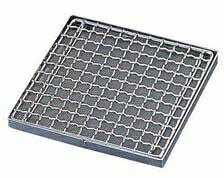 サイズ小間口×奥行×高さ(mm)130×130×10材質:上網/18-8 ステンレス下網枠/18-8 ステンレス織網/耐熱網※（QHD01）飛騨コンロにご使用できます。