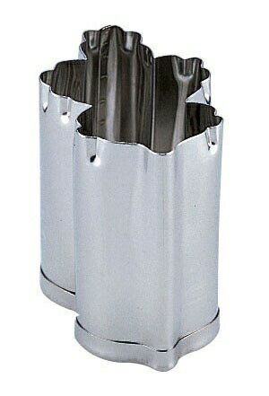 サイズ特大 (E)幅×奥行×高さ(mm)32×47×45季節の中の花景色を器に盛り込んで・・・・・夢咲く料理に旬の形を演じます。※各種特注承ります。※手造りの為、サイズに若干の違いがある場合がございます。