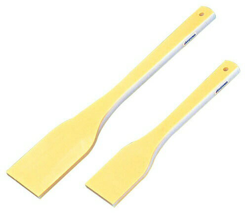 サイズ(cm)60全幅(mm)110質量(kg)0.38木芯入り超高分子量ポリマーUMSP製攪拌調理用ハイテク・スパテラ 従来の木製スパテラは、欠ける・焦げる・ひび割れする、あるいは削れることによって木片が食材に混入する恐れがあり、 衛生管理上の最大の悩みでした。ハイテク・スパテラはそれらの問題点を解決する商品です。使用上の注意●ガス回転鍋など直火でのルー造りでは、200℃前後の高温状態 が連続して作用しますので、ご使用は遠慮下さい。●煮沸、熱湯消毒、一般の殺菌漂白剤、紫外線殺菌庫はOKです。●熱風保管庫は変形のおそれがあるためおさけください。材質:超高分子量ポリマーUMSPの中に木芯耐熱温度:135℃※抗菌※洗浄機対応※Q&A