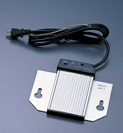 メーカー品番DB-180幅×奥行×高さ（mm）230×200×20●料理の保温時に.チェーフィングの底面に取り付けてご使用 できます。※フルオ-プンタイプでの御使用の際は.電源コードの 取り扱いに十分御注意ください。 電源:単相100V消費...