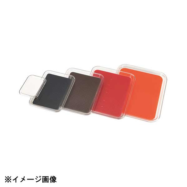 傾けても滑らず、倒れにくい。マットがはがせてお手入れもラクラク。耐熱温度。トレー：80℃。マット：70℃。●サイズ　外寸：150×111×H13mm●材質：トレー：アクリル樹脂　マット：EVA樹脂●生産地：燕三条