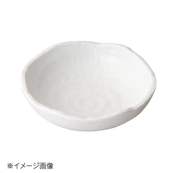 ザックリとした削りの形状が魅力の本格的和食器シリーズ。黒は艶消しの落ち着いた雰囲気。●サイズ：φ13×H3.8cm ●素材：強化磁器 ●品番：T263-27-28※メーカー希望小売価格はメーカーカタログに基づいて掲載しています。(カタログ表示価格は消費税が含まれていません)※画像はイメージです。シリーズで画像を共用している場合があります。※閲覧環境により実際の色味や質感と異なって表示される場合がございます。※部品・パーツなどの一部の商品では本体の商品画像を使用しております。※製品の仕様・画像・パッケージは、メーカー側から予告なく変更される場合があります。ザックリとした削りの形状が魅力の本格的和食器シリーズ。黒は艶消しの落ち着いた雰囲気。●サイズ：φ13×H3.8cm ●素材：強化磁器 ●品番：T263-27-28