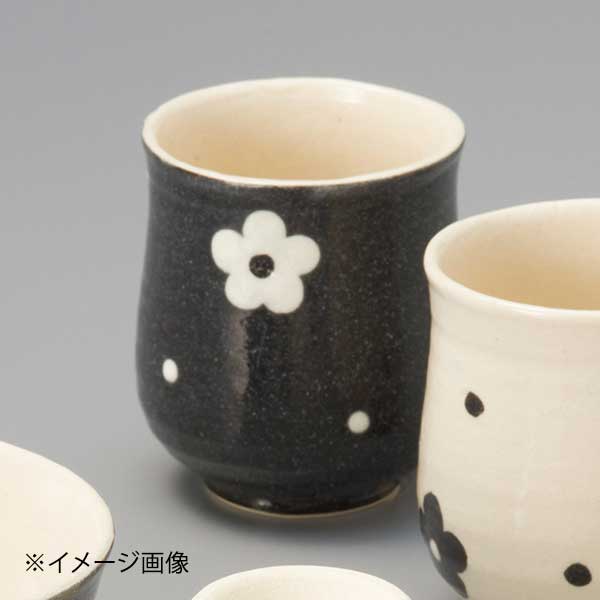 黒志野梅湯呑