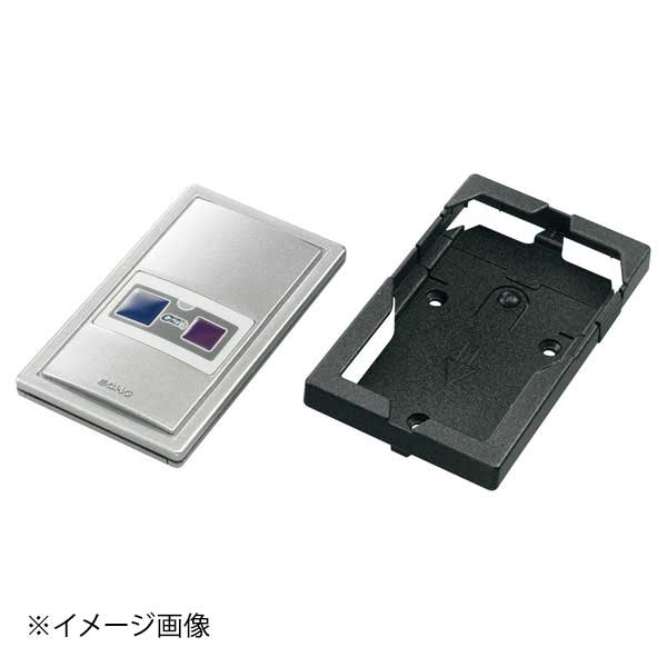 ※メーカー希望小売価格はメーカーカタログに基づいて掲載しています。(カタログ表示価格は消費税が含まれていません)●カタログコード:9-2076-1004、8-2032-1004●電源：アルカリボタン電池LR44×2個●送信周波数：426.025MHz?●送信方式：単信方式●チャイム音設定：ディップスイッチにて13種類●送信時動作：5kHzの電子音（ピッ）●番号・表示色設定：1～FF 各ボタン3色●チャンネル：1～15チャンネル●間口×奥行×高さ(mm):55×93×11●質量(g):35●カラー:メタリック