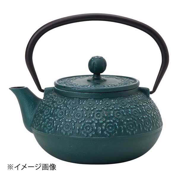 ●鉄器特有のどっしりとした存在感がありながら、カラフルな塗装によって現代の食卓やリビングにも馴染みやすい佇まいです。●単なる調理器具としてだけでなく、キッチンに並べておくだけで空間を彩る「魅せる道具」としての魅力が詰まっています。●細かな花模様(菊花など)が敷き詰められた、緻密で工芸品らしい風格のあるデザインです。●サイズ:幅×奥行き×高さ(mm):175×150×160●質量(g):1450●口径(mm):81●底径(mm):90●容量(ml):900●材質:鉄鋳物●カラー:桜輪●メーカー型番:4632●鉄器特有のどっしりとした存在感がありながら、カラフルな塗装によって現代の食卓やリビングにも馴染みやすい佇まいです。●単なる調理器具としてだけでなく、キッチンに並べておくだけで空間を彩る「魅せる道具」としての魅力が詰まっています。●細かな花模様(菊花など)が敷き詰められた、緻密で工芸品らしい風格のあるデザインです。●サイズ:幅×奥行き×高さ(mm):175×150×160●質量(g):1450●口径(mm):81●底径(mm):90●容量(ml):900●材質:鉄鋳物●カラー:桜輪●メーカー型番:4632