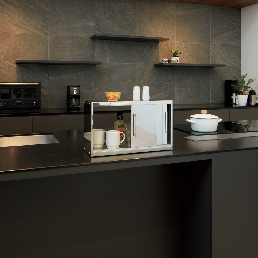 【最大8000円OFFクーポン 11月27日1：59迄】 取り出しやすさにこだわった3枚引き戸のカウンター上収納 ..