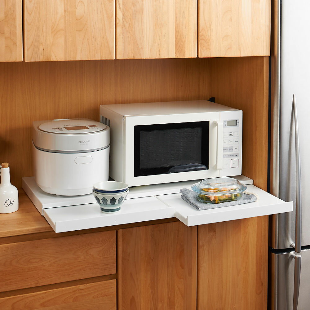 調理台上 シンクまわり小物 キッチン用品 キッチングッズ スライド テーブル 引き出し 収納 作業台 スライドテーブル 冷蔵庫 オーブン 上 耐熱 板 台 ラック レンジ下トレー スライドトレー 家電周りでの調理をサポートするレンジ下スライドテーブル 幅80高さ4.5cm 835205のサムネイル