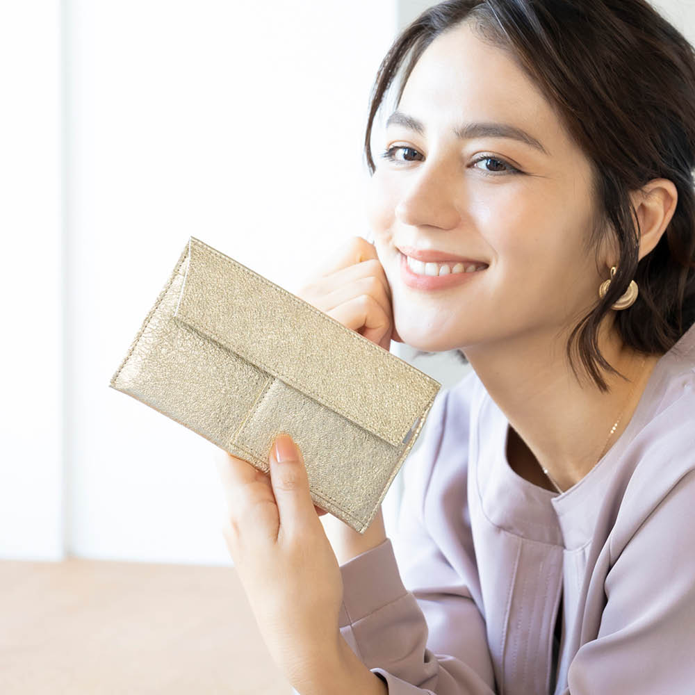 【クーポン最大5千円OFF 1/9 20時から4h限定】 薄軽レザー長財布 （ポケットウォレットM） 光沢タイプ（山羊革） 財布 ケース ポーチ 622405