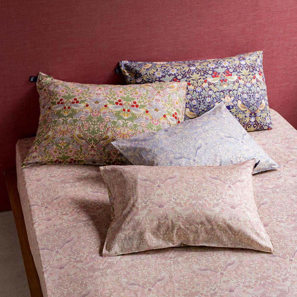 ≪大判≫V&A いちご泥棒柄カバーリング ピローケース 枕カバー ピローケース 布団カバー シーツ 624022 ＼LINE友だち登録でクーポン／