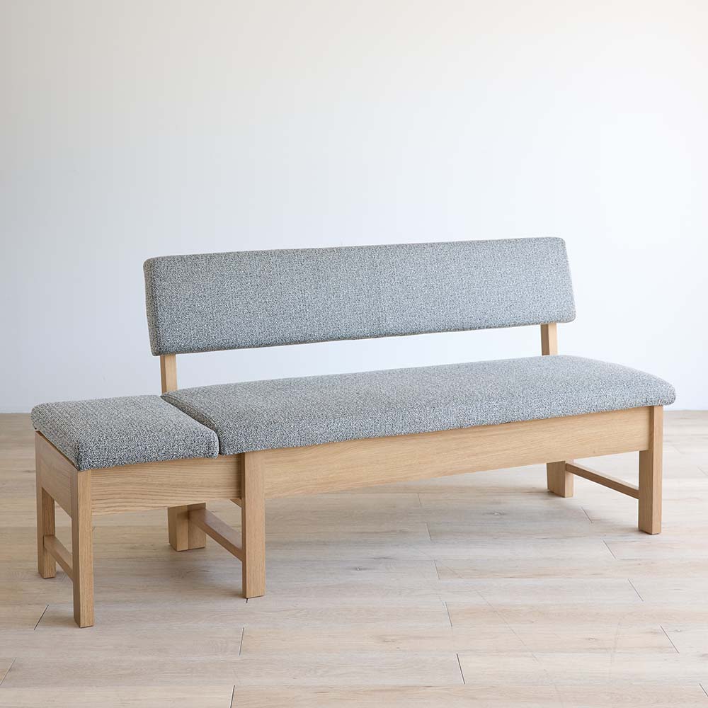 シーンに合わせて、テーブルとベンチソファを広げたり縮めたりできる伸長式リビングダイニングシリーズ。手狭な部屋でもダイニングとリビングを兼用すれば、省スペースでゆったりくつろぎ空間に。必要なときにだけ広がる、伸長式のスマート設計普段はコンパク...