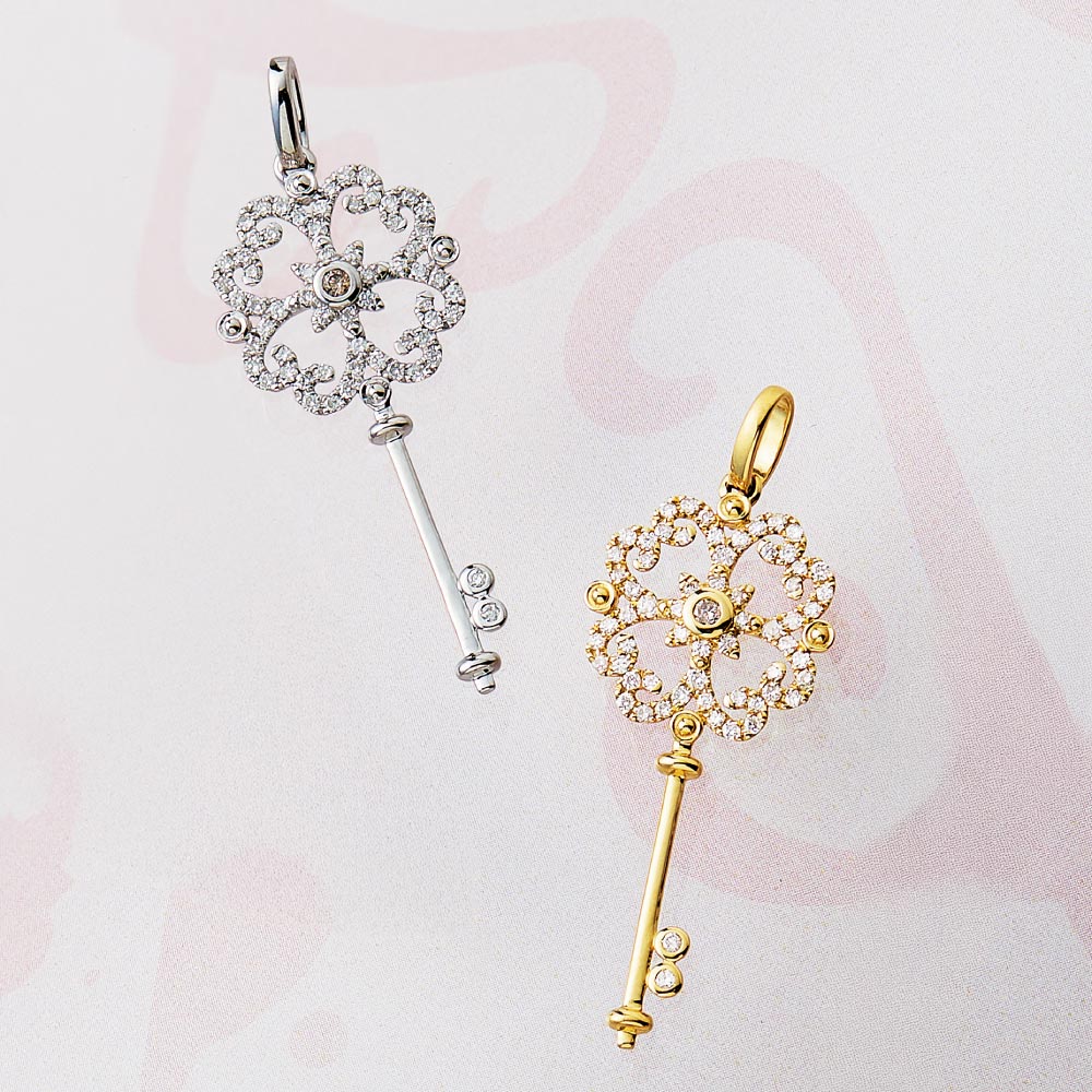 K18 0.25ctダイヤ キー ペンダントヘッド ダイヤモンド ジュエリー アクセサリー J01204 ＼LINE友だち登録でクーポン／