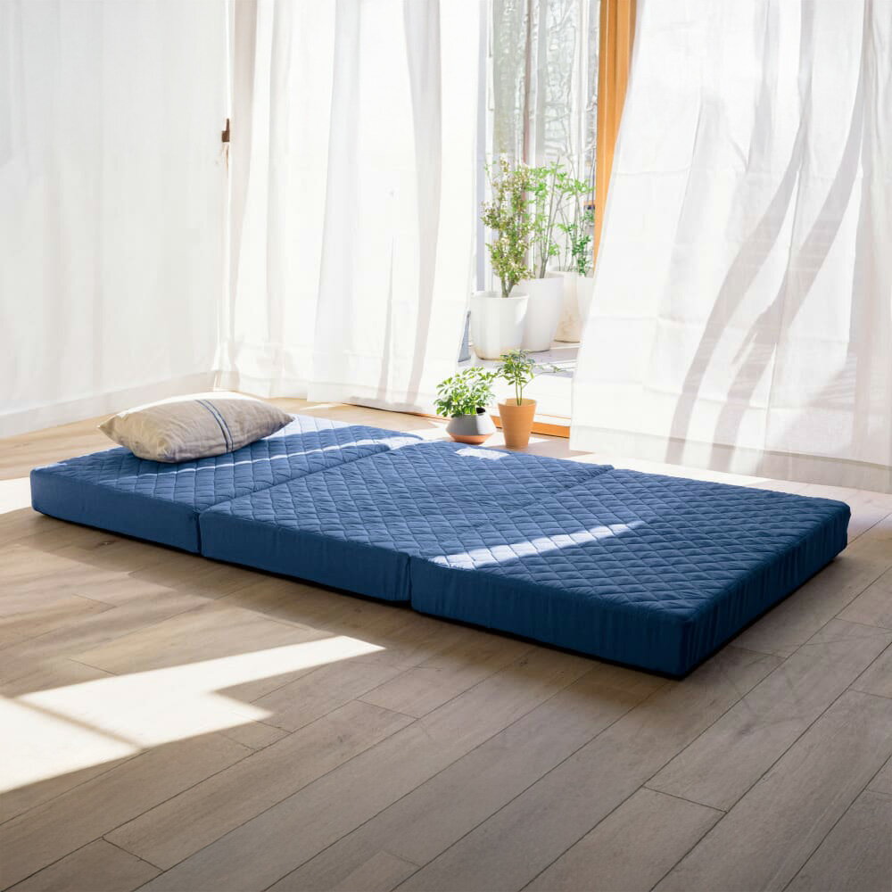 【クーポン最大5千円OFF 1/13迄】 ≪シングル≫ 3つ折りマットレス 調湿くん（R）タイプ 厚さ12cm 敷布団 624817