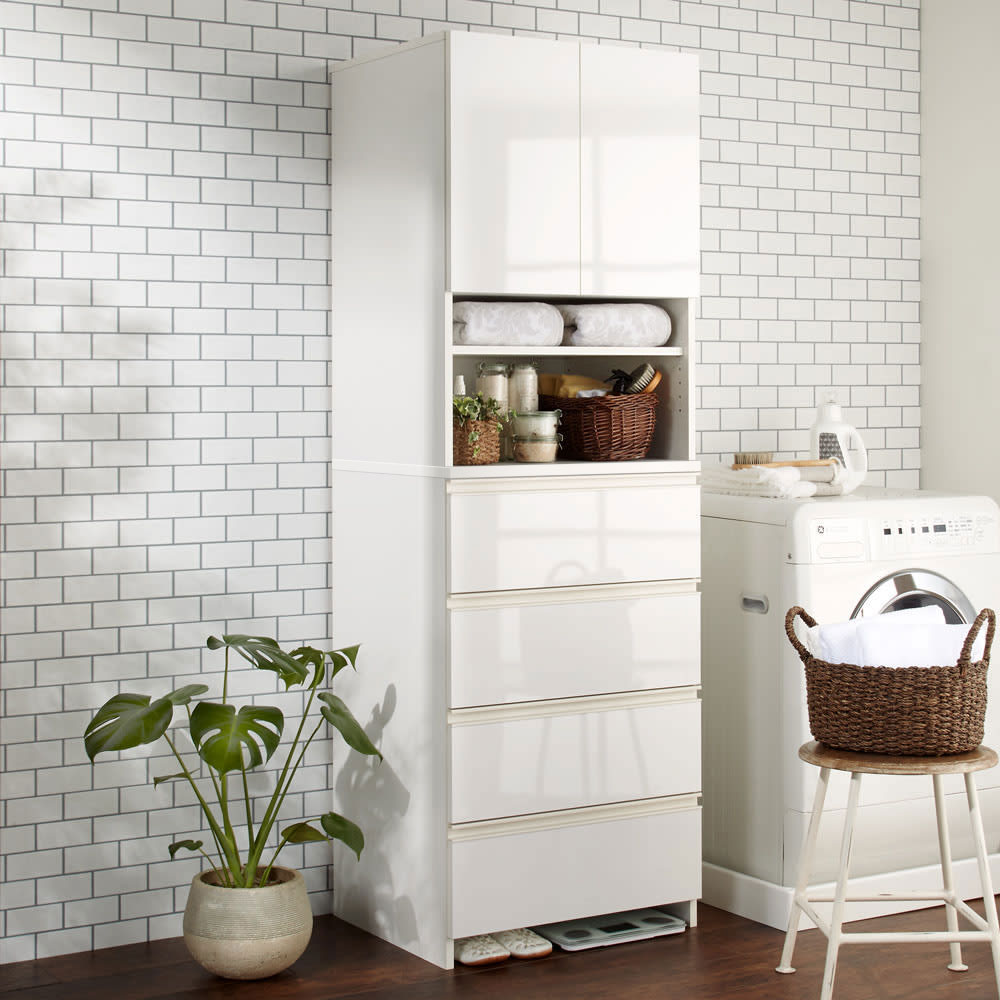 薄型の31cmから51cmまで10センチ刻みで奥行が選べるサニタリー収納庫。収納力たっぷりの引出しは大判バスタオルや大きめの家電もしっかり入るサイズです。ご自宅に着いてからすぐに使える完成品でお届けいたします。サイズ豊富でスペースに合わせて...