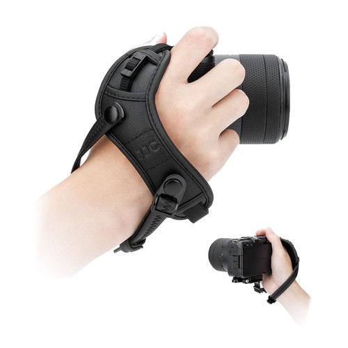 広い汎用性:ニコン、Canon、ソニー、Fuji、Olympus、Ricoh、Samsungなどの様々なミラーレスカメラ/コンパクトカメラにほぼ対応しています。 ストラップ調節可能:調節可能なストラップの取り付け部分とカメラ底部の1/4ネジ穴の部分を用いて取り付けます。ストラップは長さを自在に変えられるため、手のサイズに応じて調整できます。 手の疲労を防ぎ:快適なパッド入りハンドクッションが、撮影時のサポートを提供し、長時間撮影した際の手の疲労を防ぎます。金属製のベースには、クイックリリースショルダーストラップを取り付けるためのショルダーストラップホールが付いています。 通気性と快適性:高品質な素材を使用し、マイクロファイバーレザーで覆われたハンドストラップは、より良い耐衝撃性と優れた吸湿発散効果をもたらし、手をドライで快適に保つことができます。 カメラを保護:撮影の安定性と安全性を向上させ、落下防止設計によりカメラをさらに保護します。 ハンドストラップの表面はPUレザーでできているため、ストラップは耐摩耗性と耐久性に優れています。