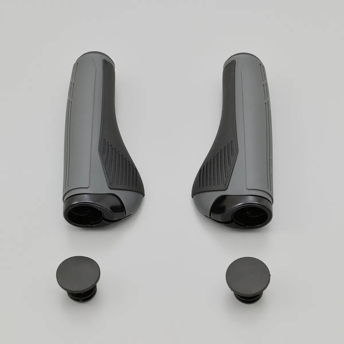 グリップ長さ：130mm、左右セット、エンドキャップ付き　Φ22.2mm