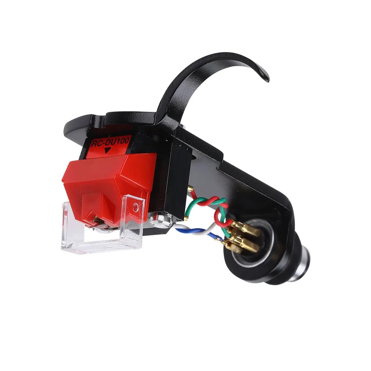 商品情報商品説明RC-DU100は、diskunionと100SOUNDSが共同で音作りを行い、製品開発したリスニング向けの楕円針レコードカートリッジです。7種類の異なるレコード針サンプルを用意し、diskunion/audiounion/100SOUNDSのスタッフによる試聴と選定を経て、製品化するサンプルを決定。その後、100SOUNDSのエンジニアが数値面の最適化を徹底的に追い込み、マグネットの強化と配置の見直し、さらにカンチレバーの太径化を施しました。これにより、トレース能力の向上と高音域の再現性を改善。落ち着きがありながらも鮮明で、音楽に自然に没入できるサウンドを提供します。「共に音を創り上げていく」という開発コンセプトをパッケージデザインにも反映し、製品の特徴である楕円針をモチーフとして採用。化粧箱には「CREATING SOUND TOGETHER」のテキストと楕円針のイラストをあしらい、RC-DU100の思想と個性を表現しています。スペック【製品仕様】■針圧:3g■方式:MM型カートリッジ■出力レベル:6mv■針先形状:0.3×0.7mil 楕円針■周波数特性:20Hz~20k Hz■重量:15.1g■日本製注意モニターの発色具合により実際の色味と異なる場合がございます。お届けについて休日、祝日はメーカーがお休みの為、この期間ご注文頂いた商品は翌営業日以降の発送となります。また、年末年始、お盆、ゴールデンウィーク等メーカーが長期休暇中の場合、発送が遅れる事がございます。予めご了承下さい。【 100SOUNDS × diskunion RC-DU100 / 100サウンズ 】 レコードカートリッジ ヘッドシェル付 MM型カートリッジ ディスクユニオン カートリッジ レコード針 レコード Record 音楽 DJ 100SOUNDS × diskunion 共同開発 楕円針リスニングカートリッジ 5