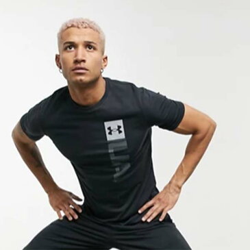 アンダーアーマー Under Armour ロゴ Tシャツ　トレーニング　ジム　フィットネス　トップス コーディネート 20代 30代 40代 ファッション コーディネート