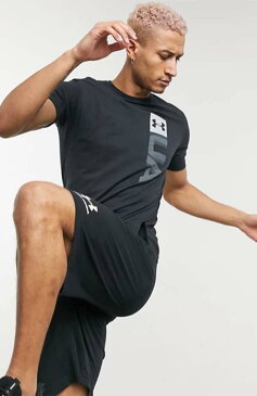 アンダーアーマー Under Armour ロゴ Tシャツ　トレーニング　ジム　フィットネス　トップス コーディネート 20代 30代 40代 ファッション コーディネート