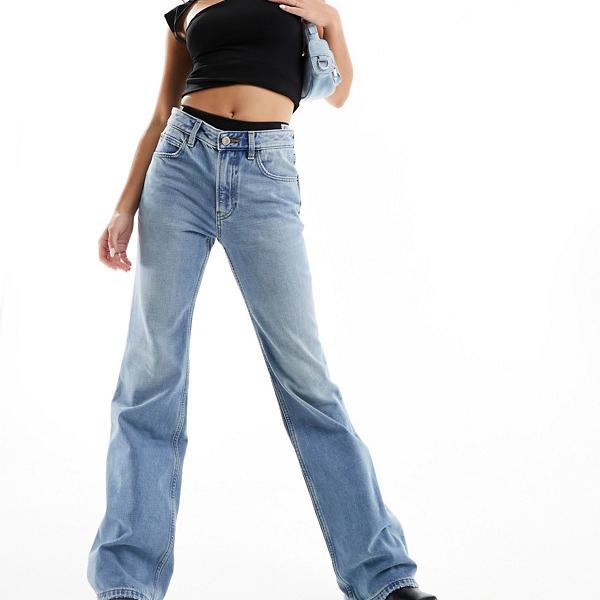商品説明 Miss Sixty flared denim jeans with double layered thong trim in lightwash blue 【セレクトショップ diva closetとは？!】 オリジナルブランドに力をいれた京都のセレクトショップです。 インポートブランドをセレクトした様々なブランドも取り扱いしております。 Details ・ミスシックスティのジーンズ ・フレアでやる ・フレアスリムフィット ・コントラストのあるウエストバンド ・ベルトループ ・ポケットは5つ ・ディアマンテ装飾ロゴ ・モデル身長: 173cm / 5' 8''/ UK 8/ W26" SIZE ▼サイズ表はこちら▼ 納期 ※納期に約10日ほどお時間頂きます。 ※海外発注商品のため土日祝日以外の発注・発送になりますのでご注意くださいませ。 工場がお休みの場合は納期に遅れが出ます。 ご使用日のお決まりの場合は予め備考欄にご記入くださいませ。 返品/交換 ※返品交換は商品到着頃5日以内に弊社までお送り頂いた商品のみ可能 ご返送の際はお客様負担ですが、交換の際の送料は弊社負担となります。 発注後のキャンセル・変更の場合はキャンセル料金がかかりますのでご了承下さいませ。