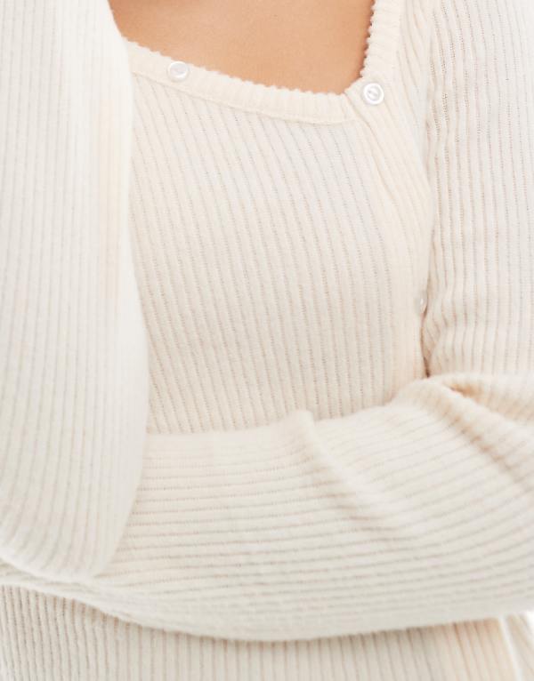 エイソス ASOS asos ASOS DESIGN スーパーソフト ふわふわ リブ編み アシンメトリー ボタンダウン ミディドレス オートミール ワンピース レディース 女性 インポートブランド 小さいサイズから大きいサイズまで