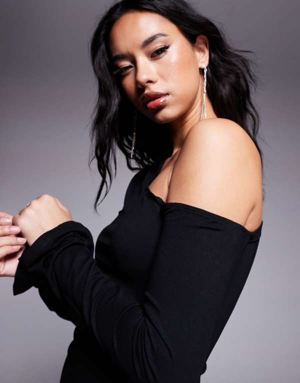 エイソス ASOS asos ASOS DESIGN ハイアシンメトリーネック エンジェルスリーブ ミディドレス ブラック ワンピース レディース 女性 インポートブランド 小さいサイズから大きいサイズまで