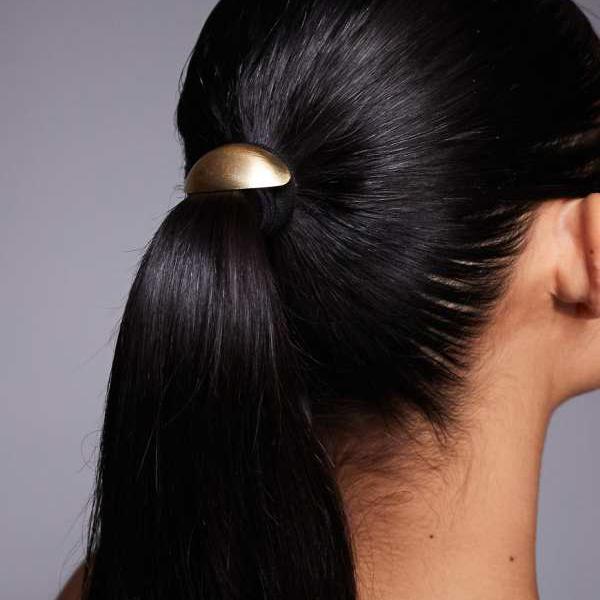 Kaiia メタル ヘアゴム、マットゴールド アクセサリー レディース 女性 インポートブランド