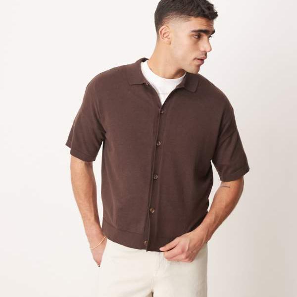 エイソス ASOS asos ASOS DESIGN リラックスした軽量ニットコットンボタンスルーポロ（ブラウン） トップス メンズ 男性 インポートブランド 小さいサイズから大きいサイズまで