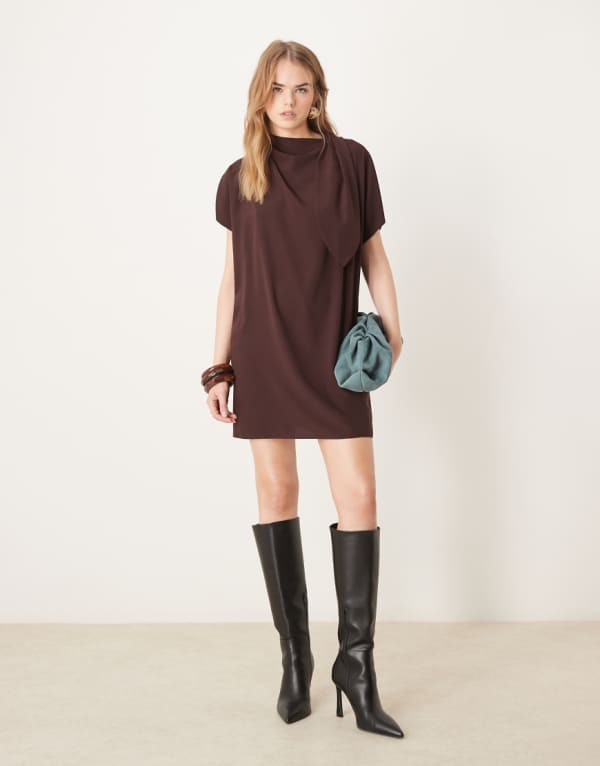 エイソス ASOS asos ASOS DESIGN ネクタイディテール付きスリムなミニドレス チョコレートブラウン ワンピース レディース 女性 インポートブランド 小さいサイズから大きいサイズまで