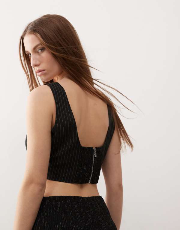 コリュージョン COLLUSION collusion COLLUSION テーラード ピンストライプ クロップトップ コーデ ブラック トップス レディース 女性 インポートブランド 小さいサイズから大きいサイズまで