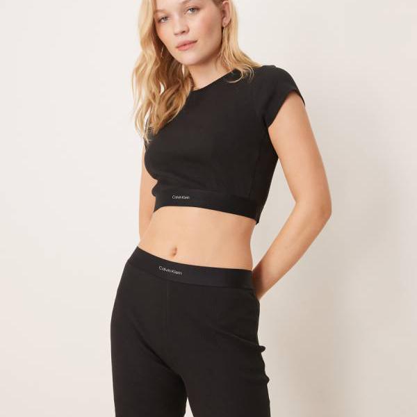 カルバンクライン　レッグウェア　ヨガウェアセット　女性ラージサイズ カルバンクライン レッグウェア ヨガウェアセット 女性ラージ