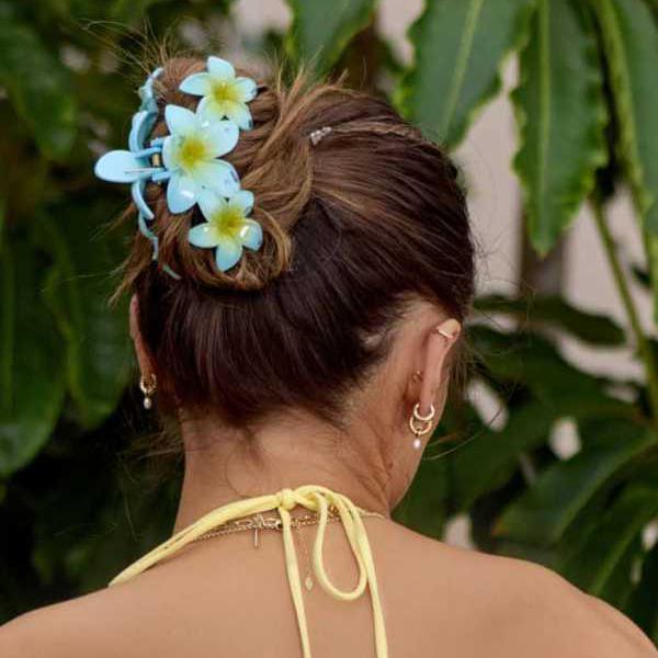 サウスビーチ SOUTH BEACH South Beach サウスビーチ x ミーシャ・グライムス トリプルフラワー ヘアー クロウ クリップ ブルー アクセサリー レディース 女性 インポートブランド