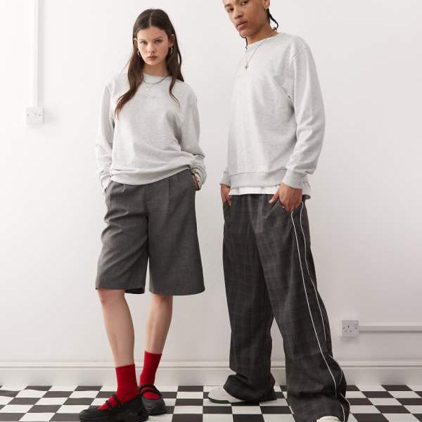 ヴァンズ Vans VANS バンズ ヴァンズ エッセンシャル リラックスフィット スウェットシャツ