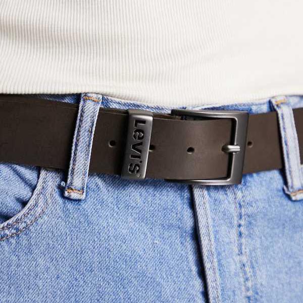 リーバイス Levi's リーバイスのロゴ入りダークブラウンのセーヌレザーベルト ベルト メンズ 男性 インポートブランド
