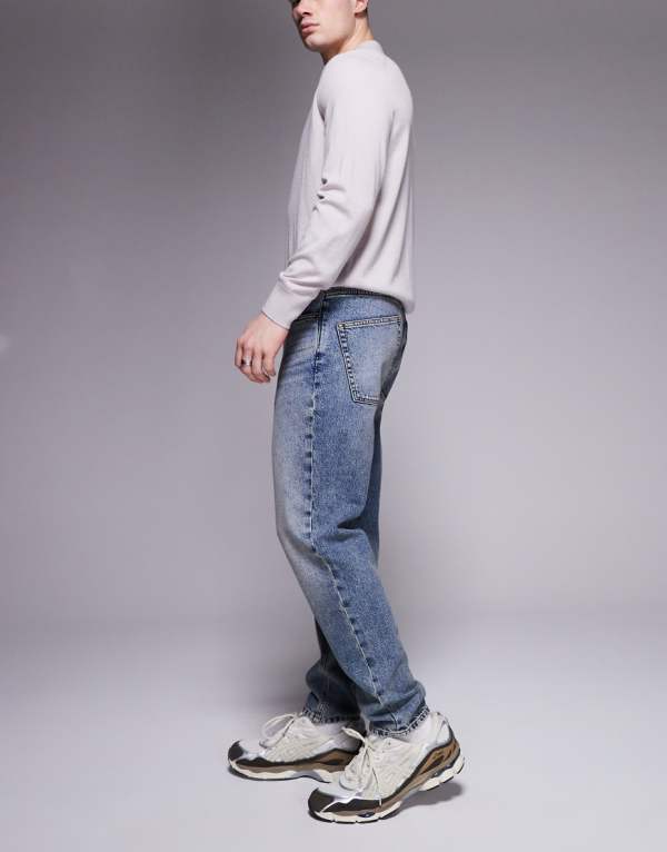 エイソス ASOS asos ASOS DESIGN テーパードフィットジーンズ ミッドウォッシュブルー パンツ ボトム メンズ 男性 インポートブランド 小さいサイズから大きいサイズまで