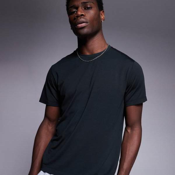 Che Studios ボディTシャツ(ブラック) トップス メンズ 男性 インポートブランド 小さいサイズから大きいサイズまで