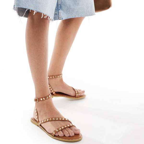 SEQWL ワイドフィット フラットサンダル（タン）スタッズ付き 靴 レディース 女性 インポートブランド 小さいサイズから大きいサイズまで