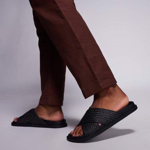 エイソス ASOS asos ASOS DESIGNのブラック織りクロスオーバーサンダル 靴 メンズ